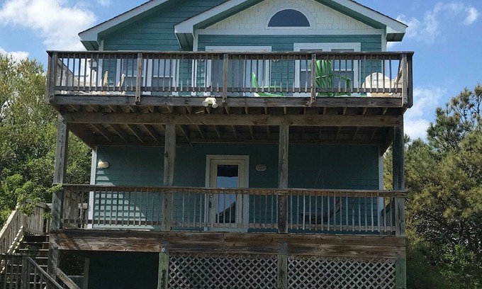Ocean Sands House | 5 BR OBX Beach House in Corolla, NC - 8 Minute Walk to the Beach & Pet Friendly