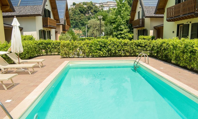 Coreglia Antelminelli House | 5 chalets with private pool. Pets welcome