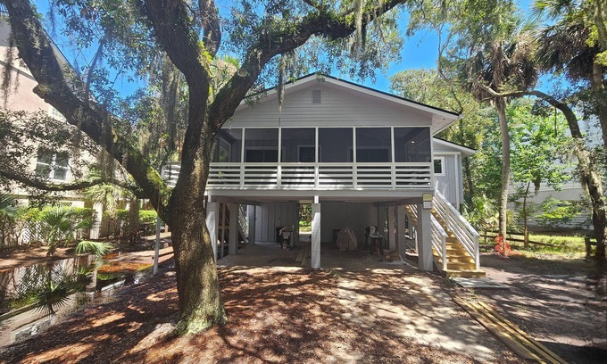 Hilton Head Island House | 5 Laurel Lane ~ Steps to Beach | Renovated in 2025!