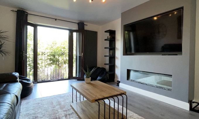 York House | 5 Lockside free private parkingcentral