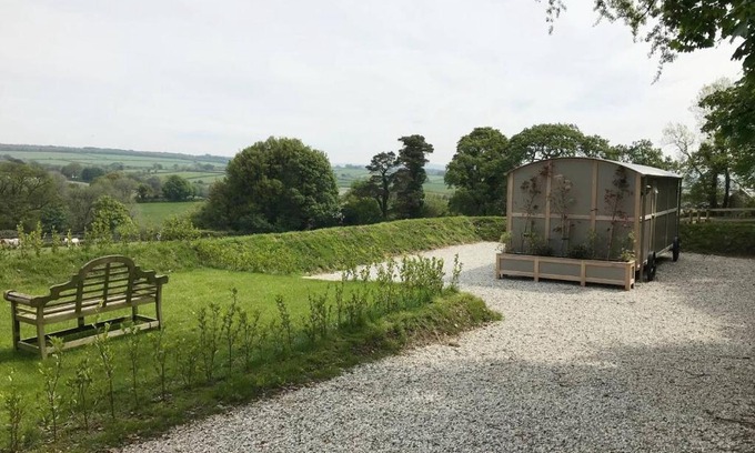 Tavistock House | 5* Luxury Shepherds Hut