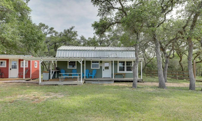Sublime Cabin | 5 Mi to Splashway Waterpark: Cabin in Rock Island