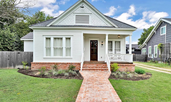 Austin Ave. House | 5 Min. From Magnolia Silos and Newly Updated!
