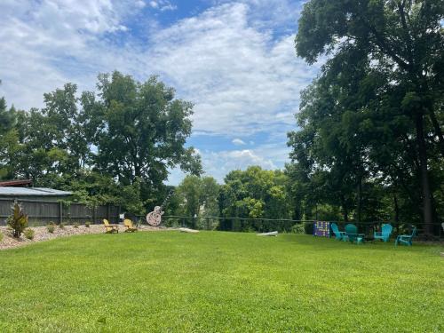 Shelby Hills Apartment | 5 min to DT-Multicade Arcade-Nature Trails-Scenic- !