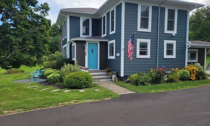 Clymer House | 5 minutes to Peek n Peak, Large private yard, and on site Hot tub