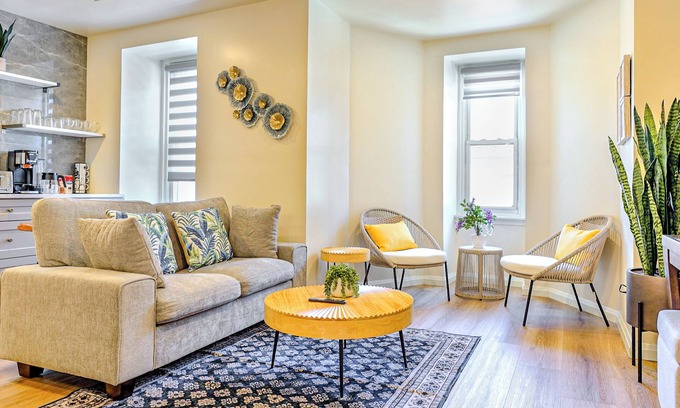 Parkway Museum District Apartment | 5 Star Art District Haven–Walk to Top Attractions!