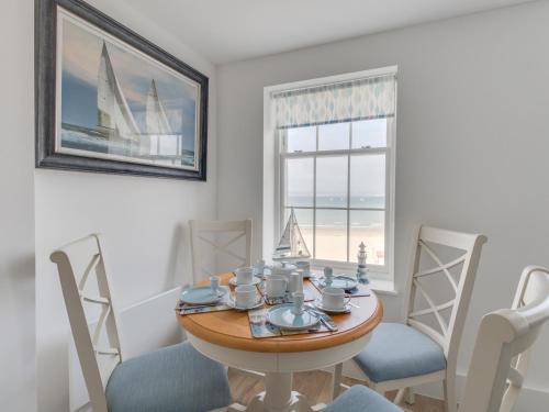 Weymouth Apartment | 5 The Beaches