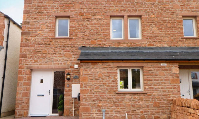 Warcop House | 5 THE OLD SAWMILL, pet friendly, with a garden in Kirkby Stephen