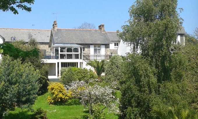 Saint-Quay-Portrieux Villa | 500 m from the sea apartment 75 m2 first floor in villa with large garden