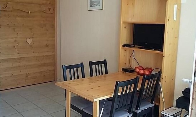 Villard-de-Lans Apartment | 50m from ski slopes, 5th floor, view mountain, balcony, tv, ski locker, 18m², Villard de Lans