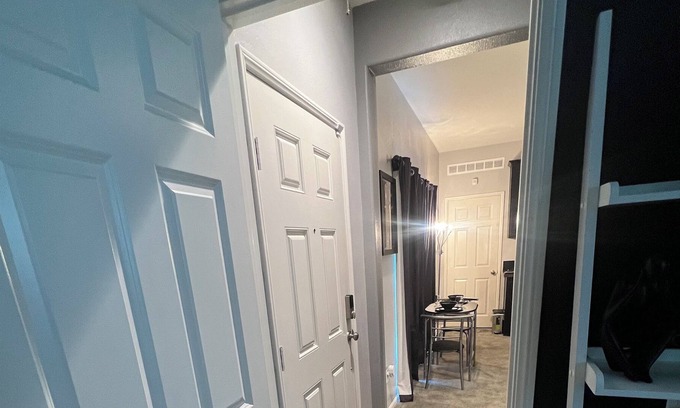Victorville Apartment | 50s Themed Rockabilly Guest suite retreat
