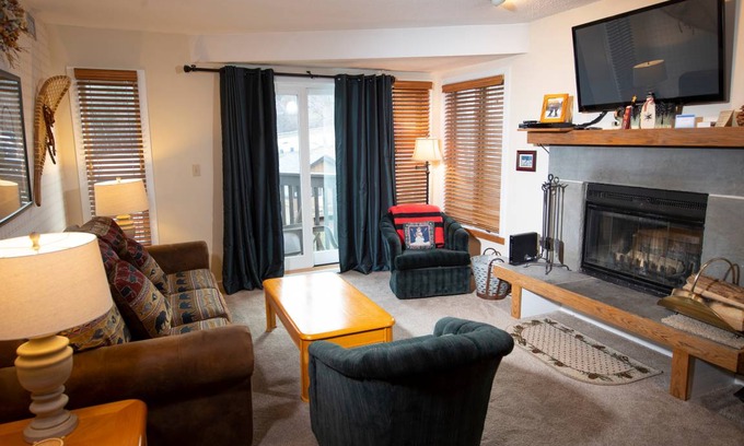 Ludlow Condo | 51 m² Condo ∙ 1 bedroom ∙ 4 guests