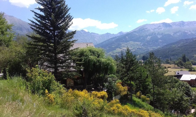 Faucon-de-Barcelonnette Apartment | 538sq/feet 1 bedroom flat with 247sq/feet private terrace