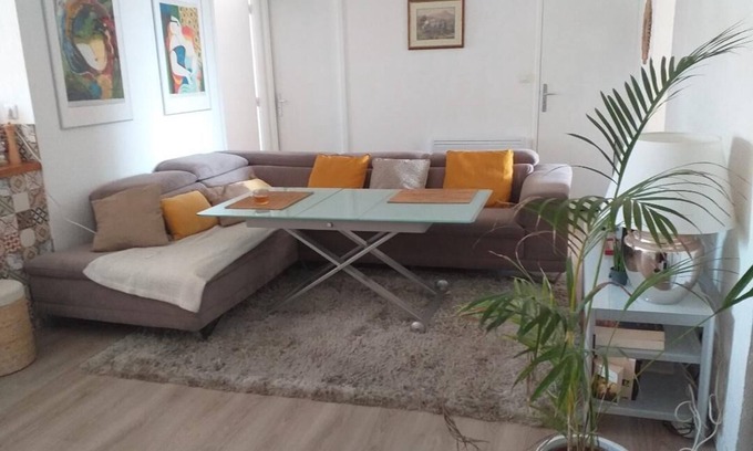 La Fare-les-Oliviers Condo | 54 m² fully-equipped apartment