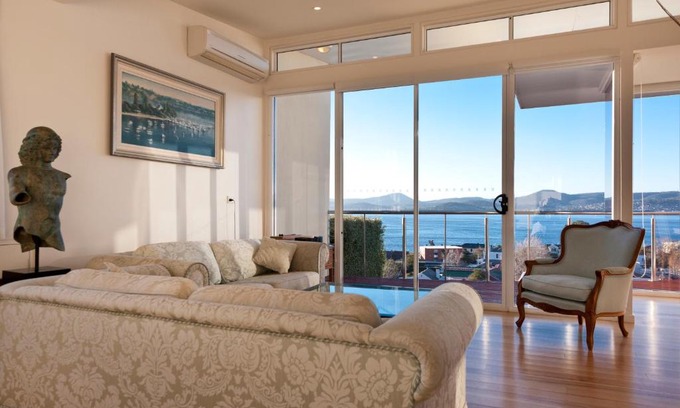 Sandy Bay Villa | 567 Sandy Bay
