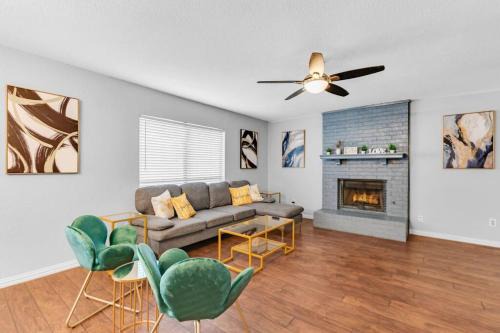 Flower Mound House | 5BR 2.5BA *Newly upgraded Modern house sleeps 16
