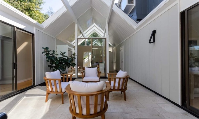 Community Center House | 5BR/3BA Atrium Eichler in heart of Palo Alto - walking distance to downtown