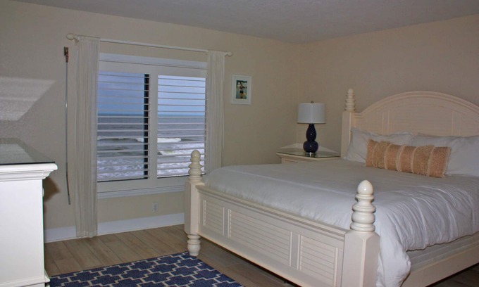New Smyrna Beach Condo | 5th floor oceanfront three bedroom three bath. Amazing ocean views, 2nd bedroom has full 3rd has twins