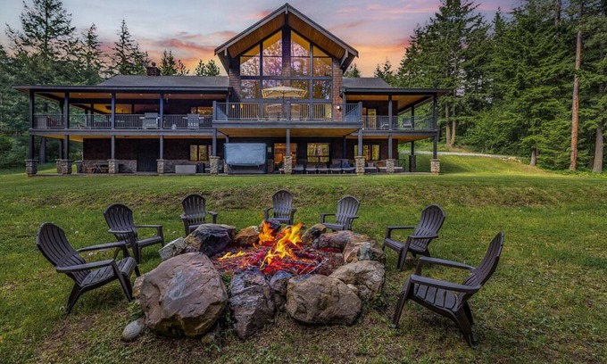 Ronald House | 6,200sqft Dream Mountain Home + Fall Savings 3+ Nights
