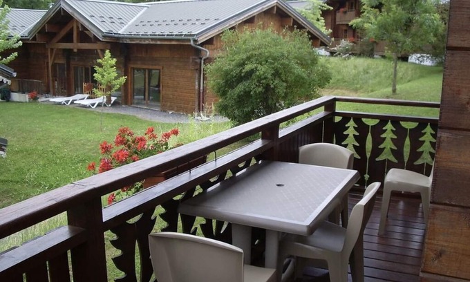 Morillon Ski Chalet | 6/8 person mountain chalet with pool and sauna