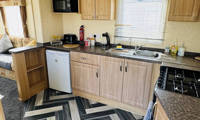 Skegness Apartment | 6-berth holiday home in Skegness, just a short walk from the beach, perfect for family holidays!