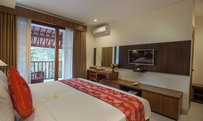 Ubud House | 6-BR of deep tiny river Private Pool Villa 10 Minute work to Mongkeyforest