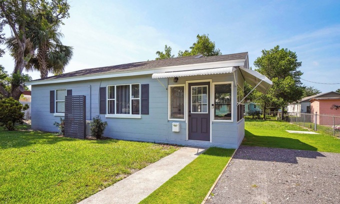 Winter Park House | 6 Mi to Downtown Orlando: Quiet Home w/Sunroom