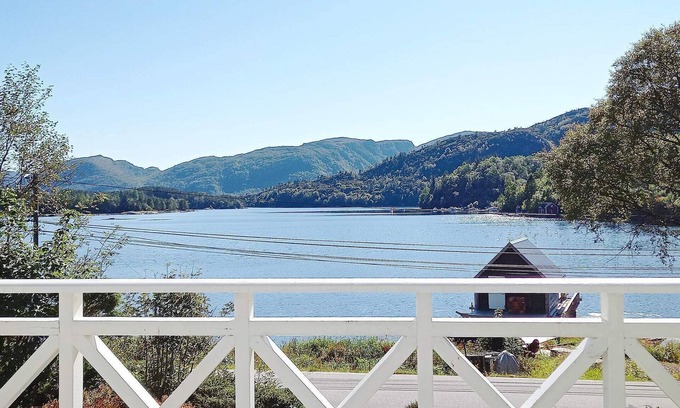 Gulen Municipality House | 6 person holiday home in Eivindvik