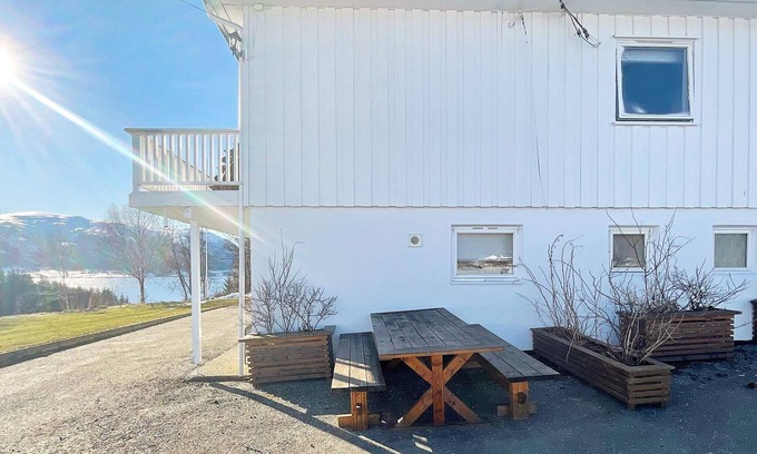 Averoy Apartment | 6 person holiday home in AVERØY-By Traum