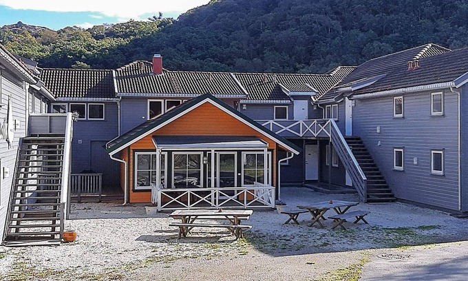 Lindesnes Apartment | 6 person holiday home in lyngdal