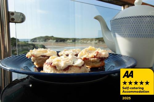 Porth Apartment | 6 Porth Sands Newquay Cornwall Luxury with Sea Views