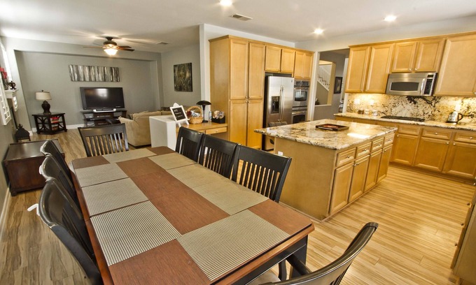 Temecula House | 6BR 4BTH >30 DAY FULLY FURNISHED RENTAL FOR SNOWBIRDS/INSURANCE/SOLD HOME?