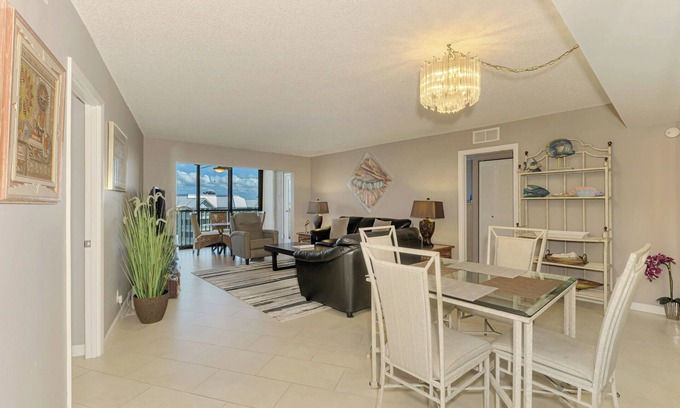 Siesta Key Condo | 6th Floor -2 Bedroom, 2 Bath, On Your Own Private Harbor- Luxury W/Full Amenities
