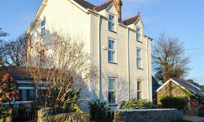 Abersoch Cottage | 7 bedroom accommodation in Abersoch