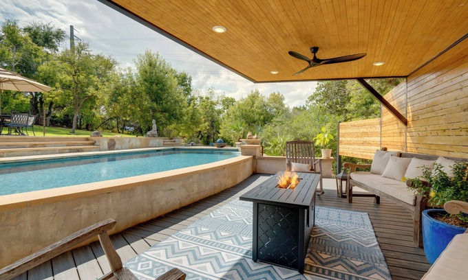 Peyton Brook At Rob Roy House | 7 Mi to Zilker Park: Oasis w/Pool & Patio