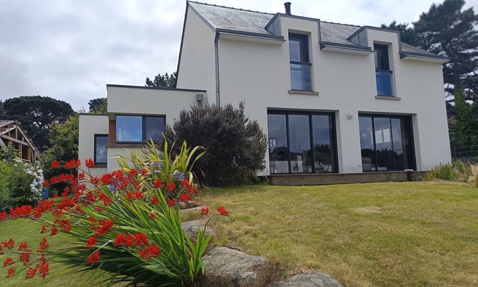 Penvenan House | 7-minute walk to the sea, sailing school. Ker Botrel house ideal for vacations