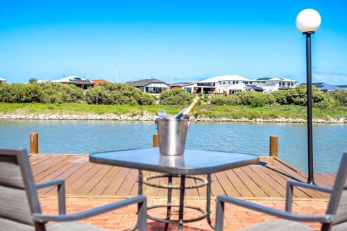 Nangkita House | 71 Blanche Pde Hindmarsh Island - No Linen Included