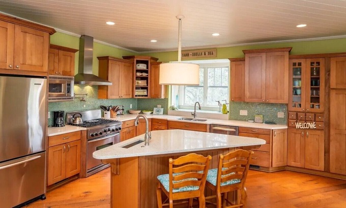 Saint Helena Island House | 717 Pompano Road - New to VRBO! Resort Access Included!