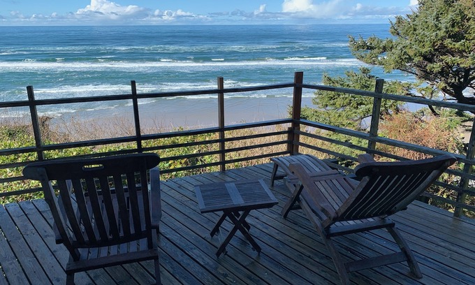 Arch Cape House | '7c's' Private Oceanfront Cabin near Hug Point, Arch Cape and Cannon Beach