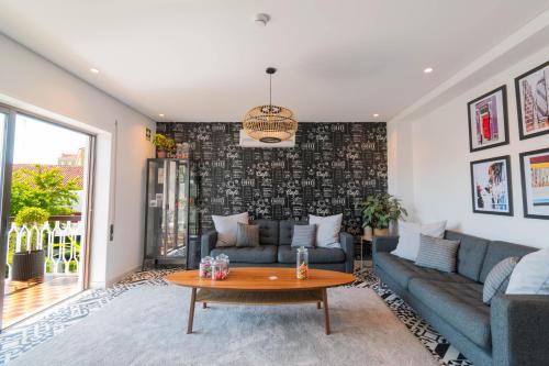 Santo Antonio dos Olivais Bed & Breakfast | 7Min to Uni Sé-Velha - AC - Work Desk - 300MBs WiFi - Suite 4