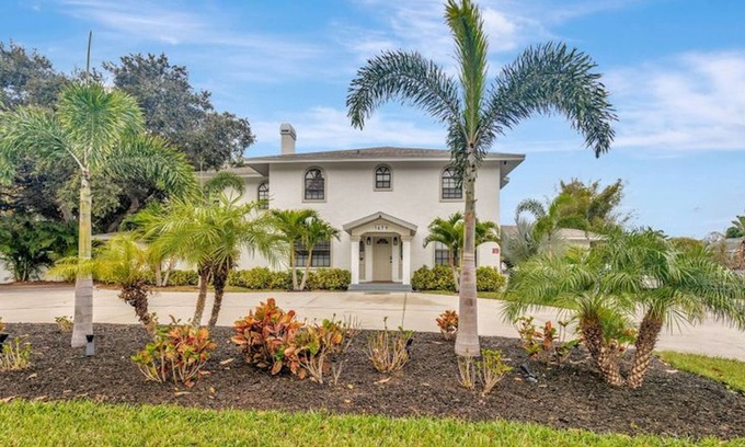 Allen's Ridge House | 8 Bdrm Mansion 10 Mn To Honeymoon Island Beach