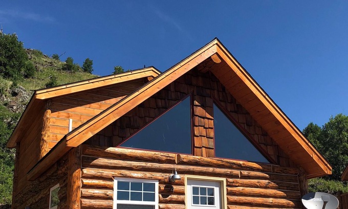 Rapid City Cabin | 8 miles to Mount Rushmore - Sleeps 2 to 6