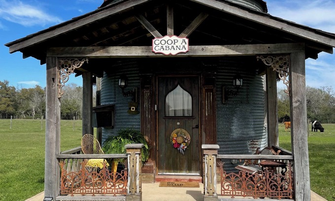 La Grange Cottage | 8 Minutes from Round Top! Your Silo-Bration DestinationnCOOP-A-Cabana Silo #3