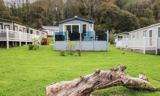 New Quay Cottage | 95 HAFAN TAFFY, pet friendly, with a garden in Llanarth