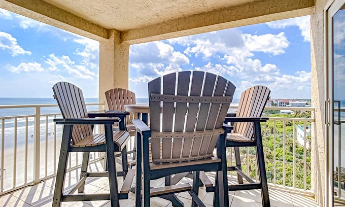 Cearra Del Ray Condo | 99 m² Condo ∙ 3 bedrooms ∙ 6 guests