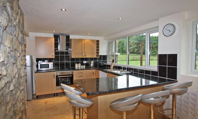 Peterston-Super-Ely Cottage | A beautiful apartment in the countryside village just outside Cardiff.