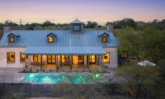 Dripping Springs House | A boutique resort to yourself! Set on a hilltop in Dripping Springs Tx