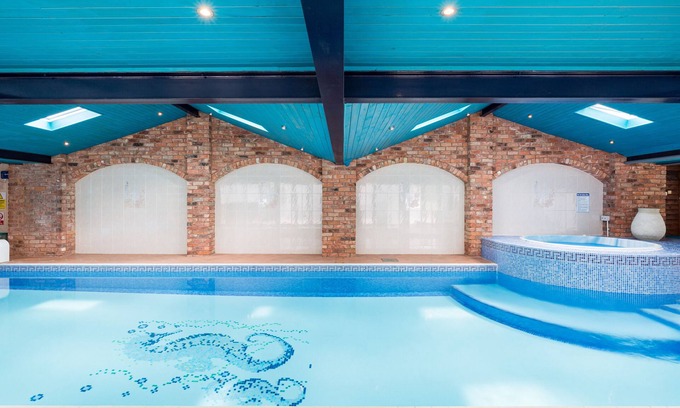 Deerhurst House | A Calm, Cosy and Idyllic break with Swimming Pool, Jacuzzi and Sauna!