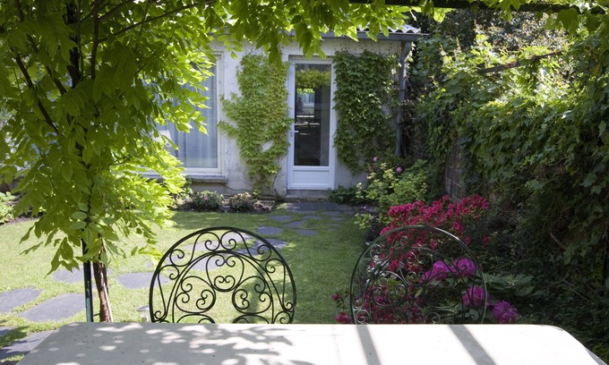 Malakoff House | A charming guest house in a garden 500m from Paris