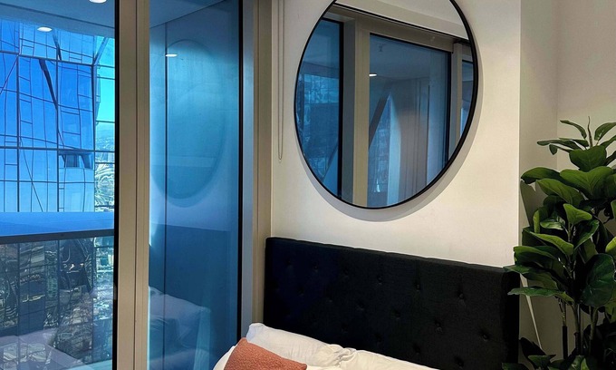 Melbourne Central Business District Apartment | A Comfy Apt Next to Southern Cross
